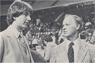 Fred Arthur and Gordie Howe at the 1980 NHL draft